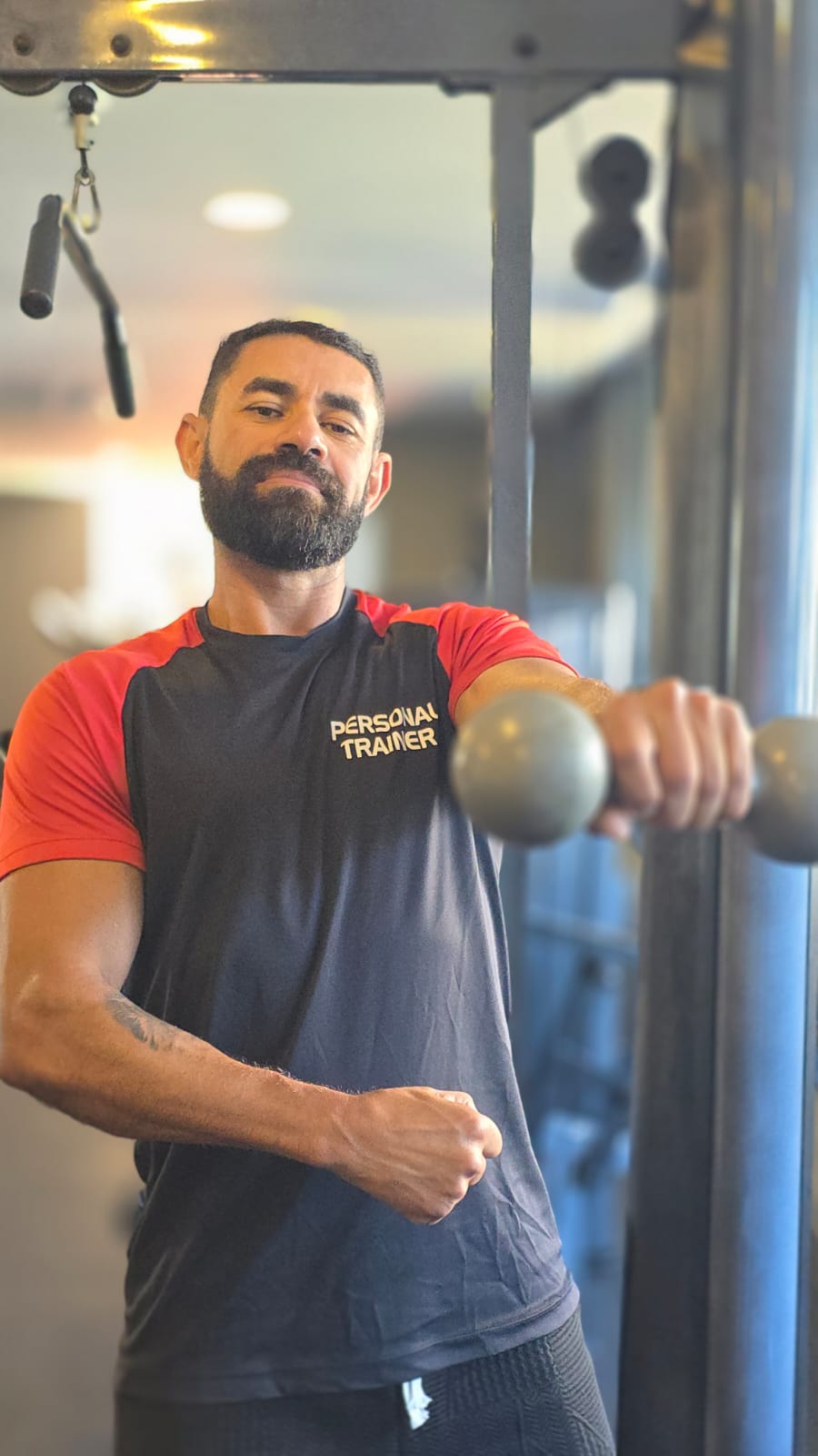 Josué Trainer treinando na academia